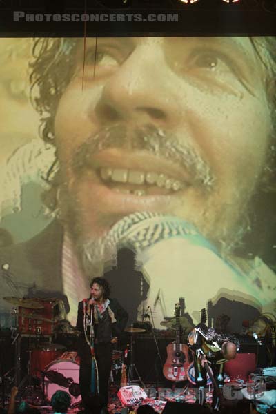 THE FLAMING LIPS - 2006-04-28 - PARIS - Le Bataclan - 